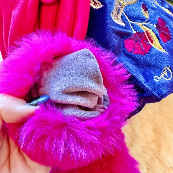 Powder Designs UK Bettina Lilac & Fuchsia Gloves Faux Fur - Picture 8 of 10